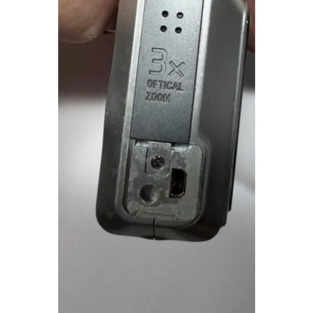 Sony Cyber-Shot DSC-S650 Digital Cam 7.2MP, 3x Zoom- Tested